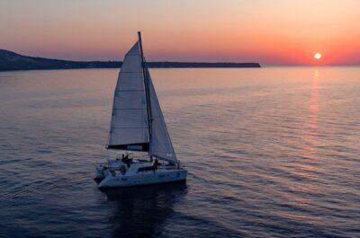 Santorini: Luxury Sunset Cruise with Dinner & Open Bar - The caldera sailing portion: why this route feels different than sightseeing-by-bus
