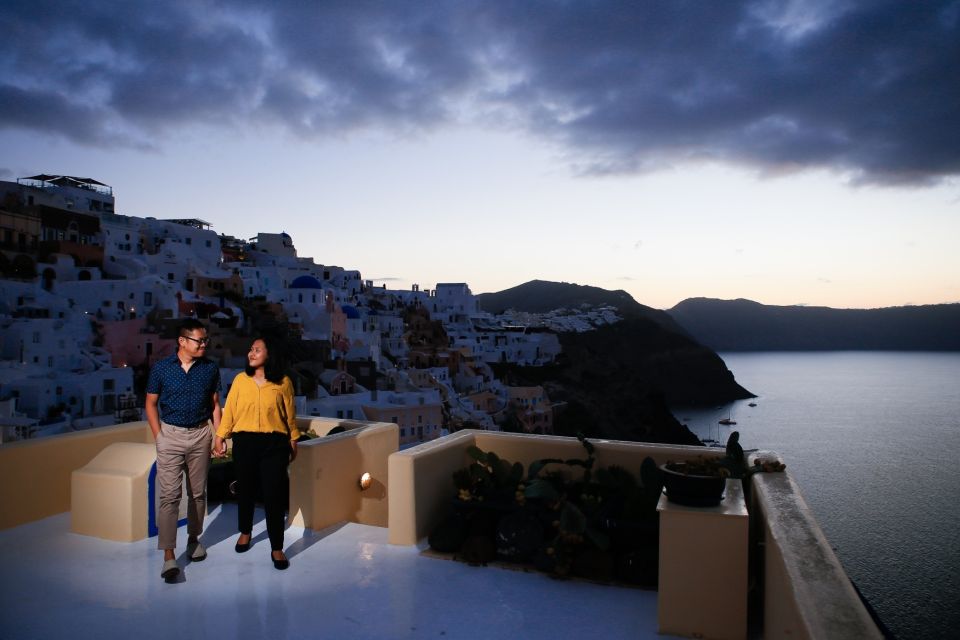 Santorini: Photo Shoot with a Private Vacation Photographer - Your photographer isn’t a prop: professional direction with real patience