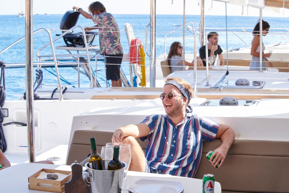 Santorini: Platinum Catamaran Cruise w/ BBQ Meal & Open Bar - Snorkeling Gear and Swim Strategy (So You Get the Most Out of It)