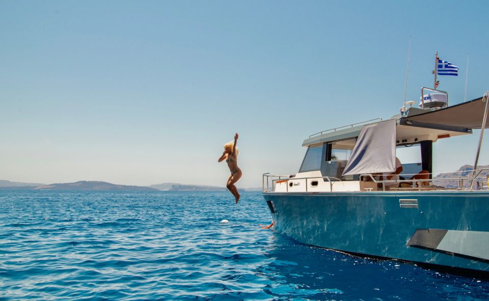 Santorini: Private Diamond 36 Motor Yacht Caldera Cruise - Key points to know before you go