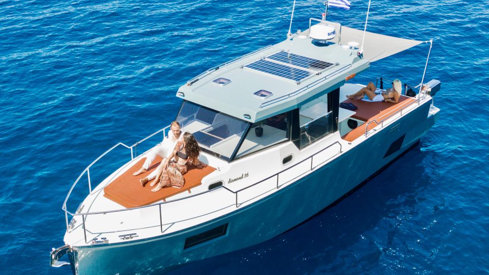 Santorini: Private Diamond 36 Motor Yacht Caldera Cruise - Thirassia: the “still-working-fishermen” side of the caldera