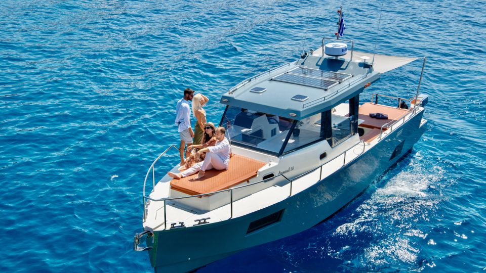 Santorini: Private Diamond 36 Motor Yacht Caldera Cruise - Getting to Ammoudi Bay with a smooth hotel pickup