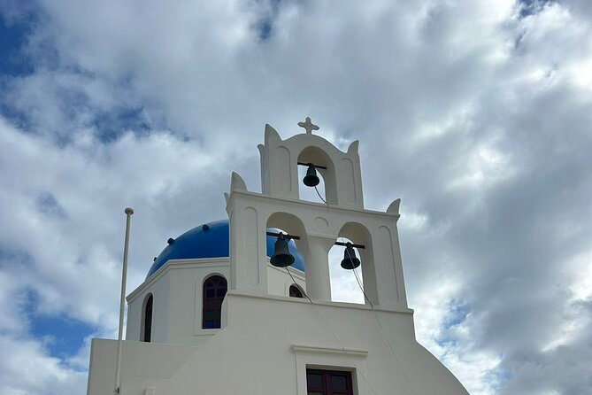 Santorini Private HIGHLIGHTS TOUR - Oia First Stop: Blue Domes, Shopping Streets, and Sunset Energy