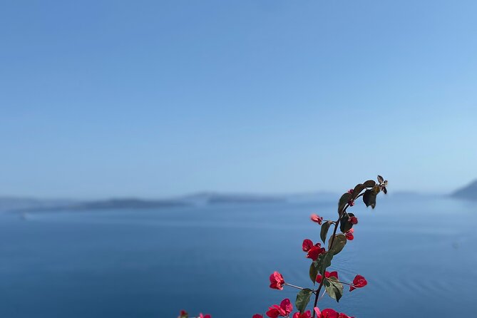 Santorini Private HIGHLIGHTS TOUR - Perivolos Black Beach: Big Sand, Beach Bars, and a Simple Break