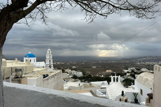 Santorini Private HIGHLIGHTS TOUR - Megalochori: Traditional Lanes and Winery Country