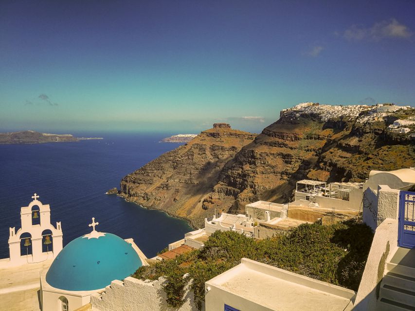 Santorini: Private Instagram Tour - Akrotiri Lighthouse and the volcanic shoreline contrast