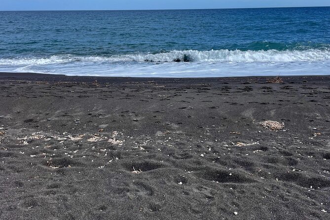 Santorini Private sightseeing land tours - Megalochori’s Traditional Labyrinth: The Village Stop That Changes the Mood