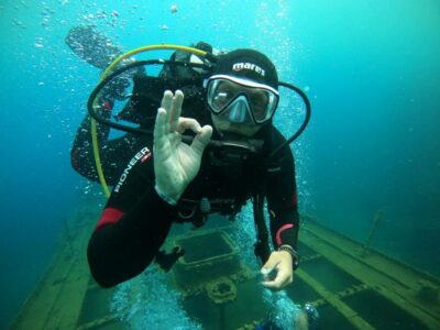 Santorini: Scuba Diving Experience in Caldera for Beginners - How the 3-hour schedule flows: Emporio to the reef and back