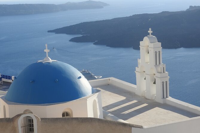 Santorini Sightseeing Half Day Small Group Tour - Stop 2: Megalochori’s Labyrinth of Alleys and Old-Santorini Vibes