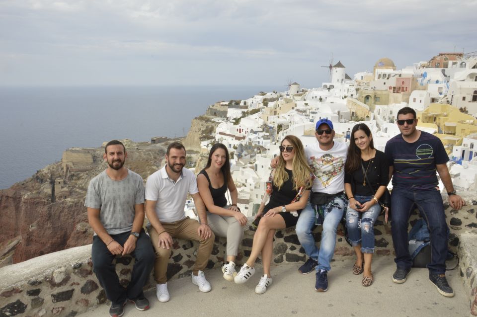 Santorini: Small-Group Highlights Tour of Venetian Castles - Oia’s narrow lanes, cave houses, and a sunset inside a Venetian castle