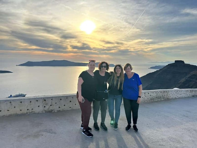 Santorini: Small Group Sightseeing Tour with a Local Guide - Who this tour suits best