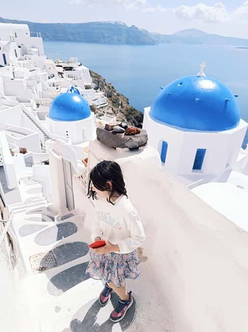 Santorini: Small Group Sightseeing Tour with a Local Guide - Transportation and guide team: what you get in that $69