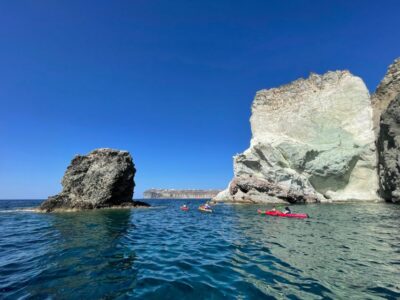 Santorini: South Sea Kayaking Tour with Sea Caves and Picnic - Akrotiri Pickup, Lesson, and the Safety Brief That Actually Helps
