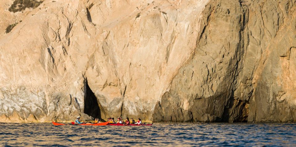 Santorini: Sunset Sea Kayak with Light Dinner - Guide Style: Where the Fun Actually Comes From