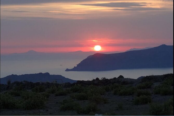 Santorini Sunset Wine Tour with Santo Winery Views - Stop 1: Estate Argyros (and the Nearby Alternatives) for a Strong Opening Tasting