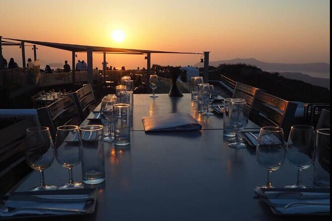 Santorini Sunset Wine Tour with Santo Winery Views - The Wine Focus: Why Whites and Dessert Wines Make Sense Here
