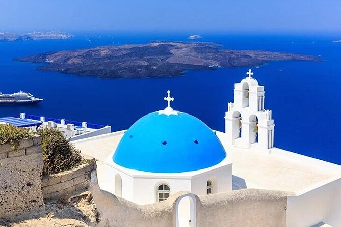 Santorini Ultimate Destinations - Oia’s Main Street: Cliff Homes, Venetian Castle Views, and Quick Photo Magic