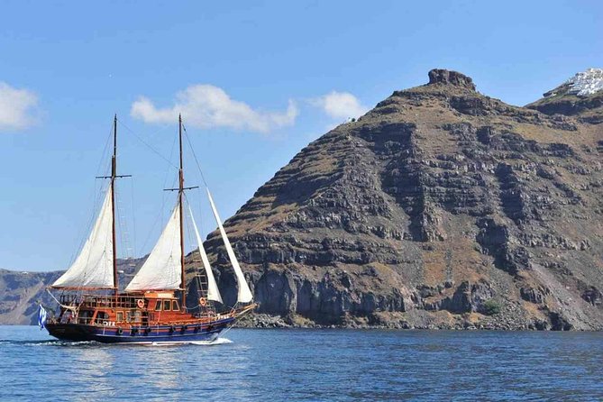 Santorini Volcanic Islands Cruise: Volcano, Hot Springs and Thirassia - Stop 1: Santorini Volcano hike to the crater
