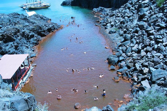 Santorini Volcanic Islands Cruise: Volcano, Hot Springs and Thirassia - Stop 2: Nea Kameni lava islet walk