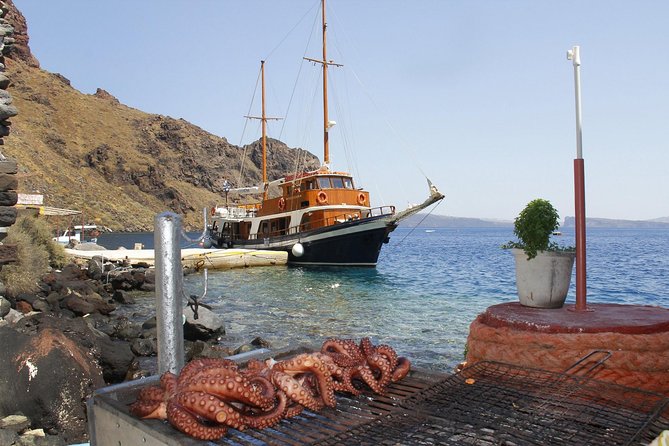 Santorini Volcanic Islands Cruise: Volcano,Hot Springs,Thirassia and Oia Sunset - Oia Sunset Window: Gorgeous Views, Watch the Timing