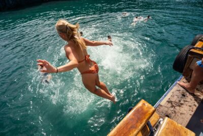 Santorini: Volcanic Islands Cruise with Hot Springs Visit - Nea Kameni Volcano Stop: Crater Views With an Unguided Twist