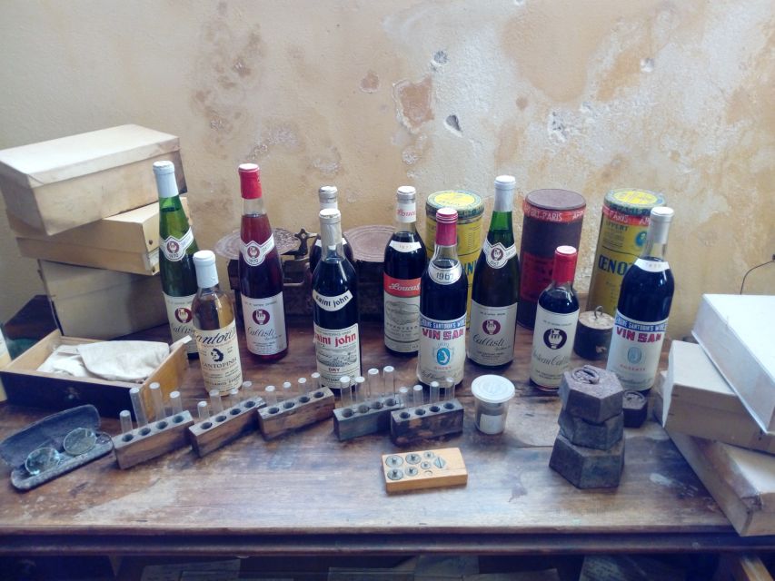 Santorini: Wine Tasting Tour & Sunset Viewing - What you taste: 12 to 15 wines, with Santorini stars like Assyrtiko
