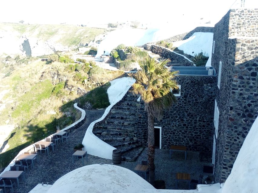 Santorini: Wine Tasting Tour & Sunset Viewing - The comfort factor: air-conditioned minivan, short transfers, small group