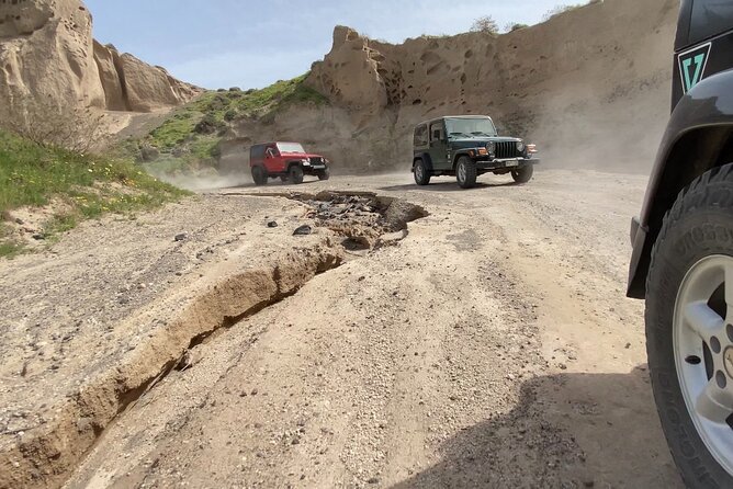 Santorini Wrangler Jeep Afternoon Convoy Tour - Megalochori: a short walk, then dinner, then the sunset finish