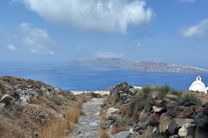 Santorini's Famous Fira to Oia Hike: A Private tour Adventure - Fira: The Island’s Main Stage Before the Trail