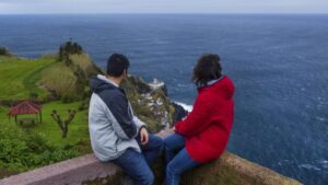 São Miguel East: Full-Day Van Tour with Lunch - Santa Iria Lookout: The North Coast at a Glance