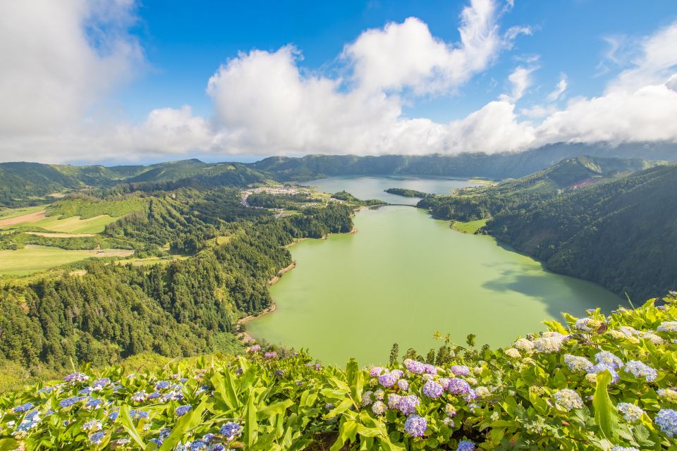 São Miguel Island: Full Day All-in-One Tour - Furnas Valley: fumaroles you can smell (and then lunch you can’t forget)