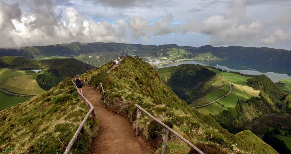 São Miguel Island: Full-Day Sete Cidades Tour - Capelas and the Grota do Morro Area: A Whale-Hunting Port Story