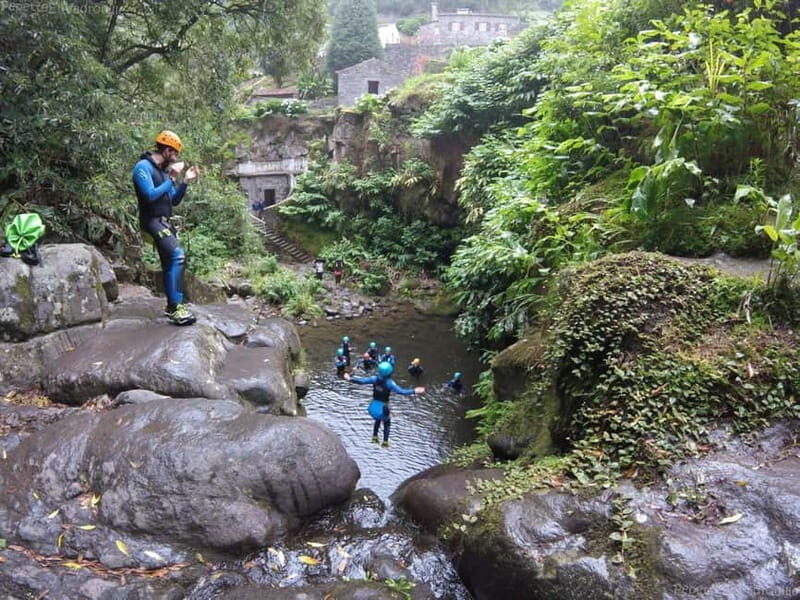 Sao Miguel: Ribeira dos Caldeiroes Canyoning Experience - Getting there: Parque Natural dos Caldeirões vs the Ponta Delgada van