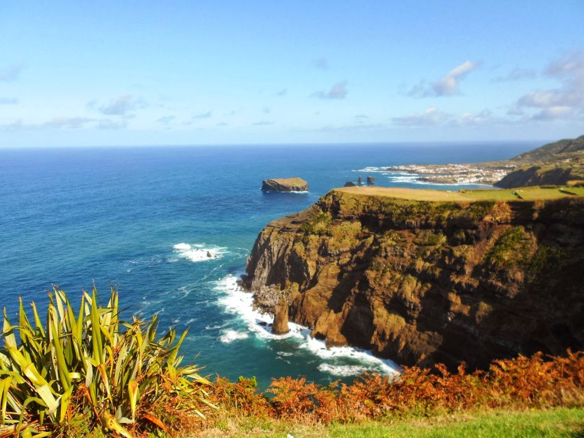 São Miguel: Sete Cidades & Lagoa do Fogo Tour with Lunch - Lunch in Lagoa: why the meal is more than a break