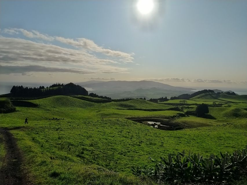 São Miguel: Sete Cidades & Lagoa do Fogo Tour with Lunch - Salto do Cabrito: waterfall stop plus a chance to cool off