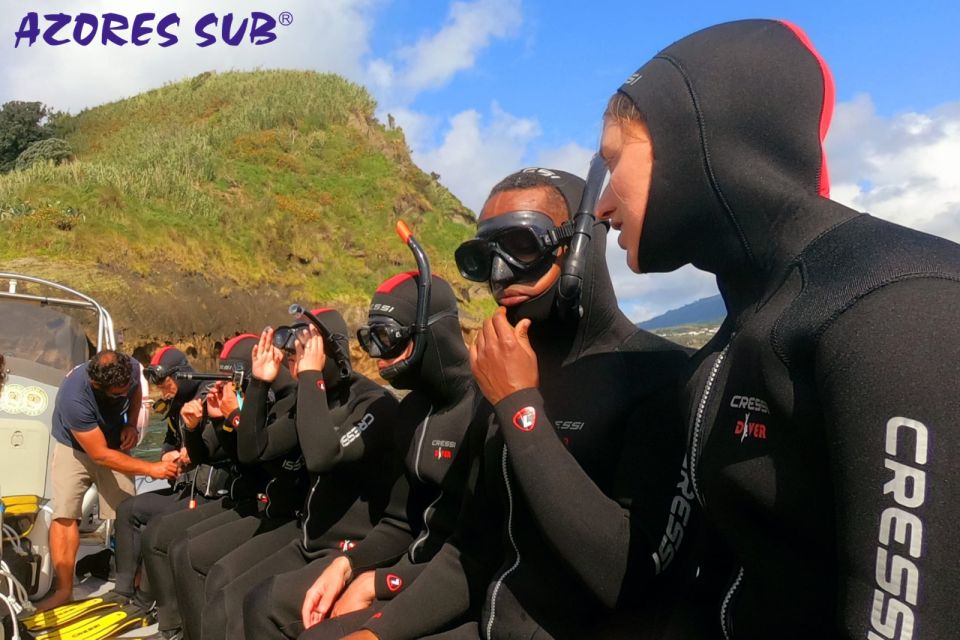Sao Miguel: Snorkeling around Vila Franca do Campo - The 16th-century cannons detail you’ll actually appreciate