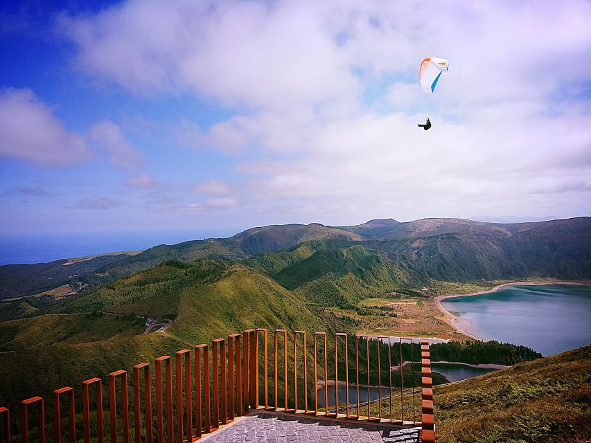 São Miguel West: Sete Cidades and Fogo Tour with Lunch - Pico do Carvão and the first big map of the island