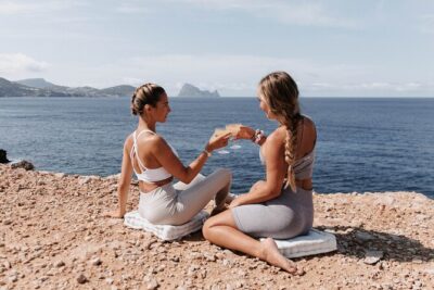 Secret Cove Yoga and Crystal Waters Experience in Ibiza - Meditation and angel cards: the “extra” that feels worth it