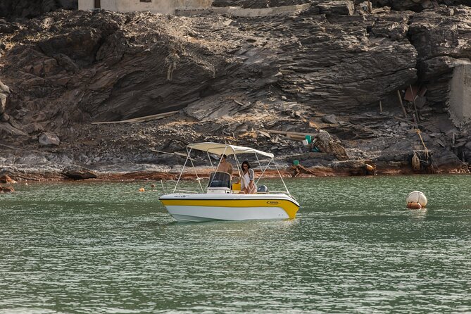Self-Drive License-Free Boat Rental in Santorini from Vlichada - Entering The Vlichada boat zone: what makes this rental work