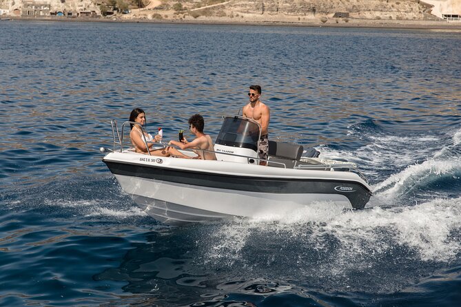 Self-Drive License-Free Boat Rental in Santorini from Vlichada - Food, drinks, and the small comfort wins that matter at sea