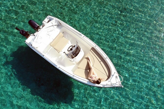 Self-Drive License-Free Boat Rental in Santorini from Vlichada - What’s on board: the gear that turns a boat day into a real day
