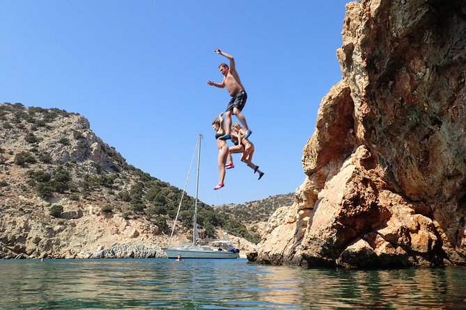 Semi-private Antiparos & Caves Blue Lagoon OR Rina Cave & Small Cyclades - A semi-private yacht day from Naxos town