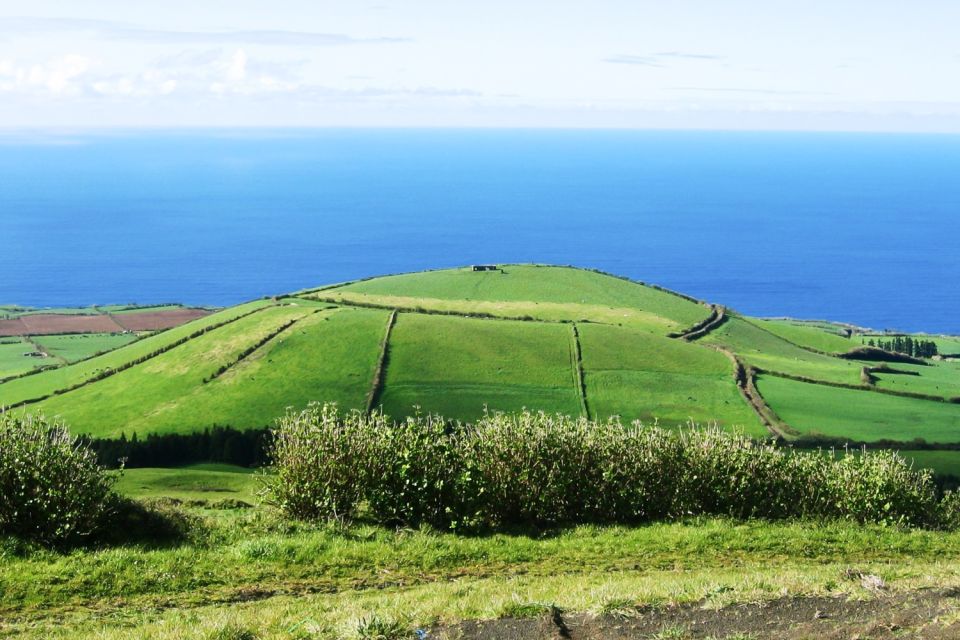 Sete Cidades Azores 4x4 Day Tour from Ponta Delgada - Empadadas and Carvão Lakes: Small Stops That Explain the Whole Area
