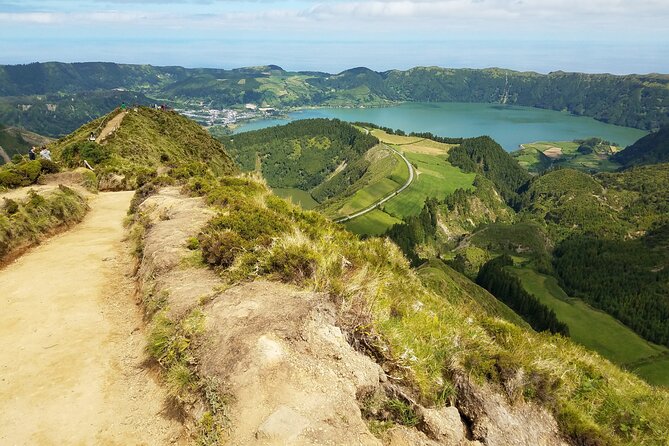 Sete Cidades & Lagoa do Fogo - Full-Day Tour - Pickup timing in Ponta Delgada: start at 7:00 or 9:00