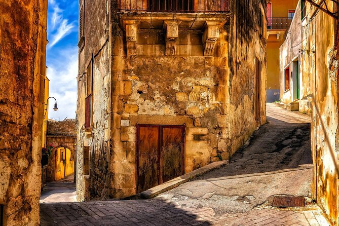 Shared Tour by Minivan or Car from Syracuse to Ragusa, Noto and Modica - Ragusa Ibla: UNESCO rock-city wandering on your own