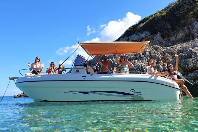 Shipwreck and Blue Caves- 8m Private Boat Tour (up to 11pax) - A private 4-hour circuit around Zakynthos coast