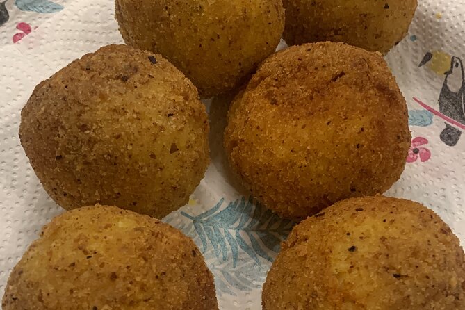 Sicilian cooking course and more - Aperitif first: cheeses, salami, and the start of the story