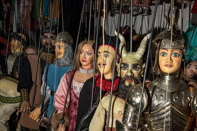 Sicilian puppets in Syracuse: show with behind-the-scenes visit - Backstage access: puppets, costumes, and the work behind the curtain