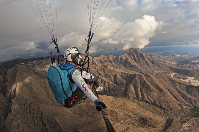 SILVER 1000m paragliding tandem flight above South Tenerife - The 1000m-Feet Flight: Thermals, Commentary, and Real Views