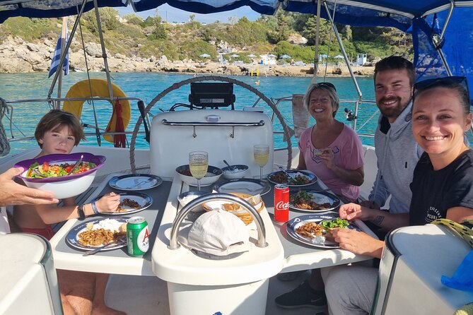 Single day Sail boat cruise with swimming, snorkeling, drinks and lunch - Crew energy matters: captains and mates you might meet